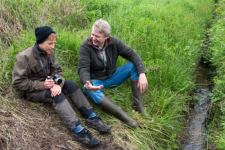 Die Schwalinger Lukas Griem und Manfred Lünzmann erinnern gemeinsam die Befreiungsaktion.